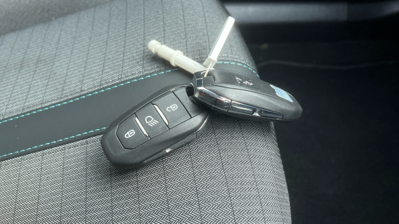 Peugeot 2008 1.2 PureTech Allure Premium+ 5dr Petrol Estate